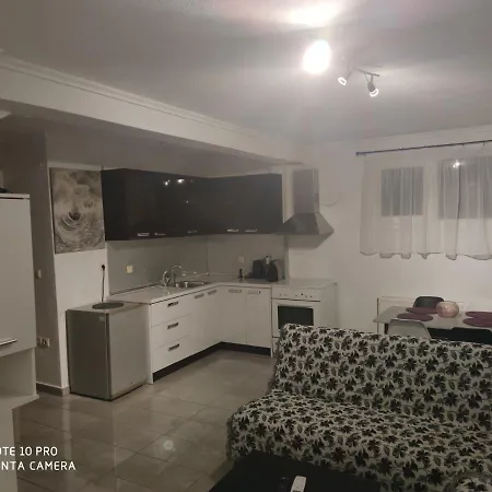 Lucky No5 Apartment